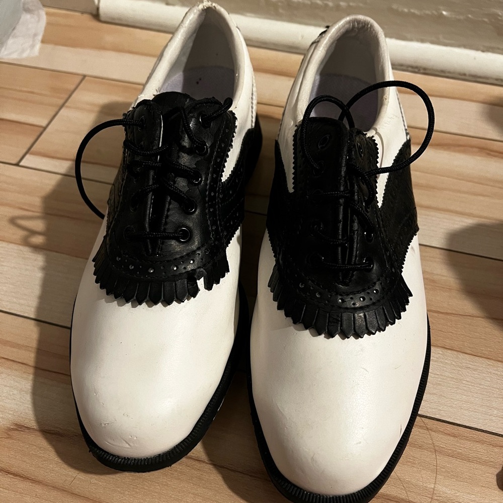 Chic Women's Golf Shoes